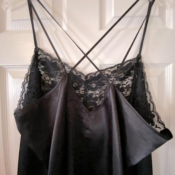 Amouruse 2-piece Nightie and Robe Set - Picture 7 of 8